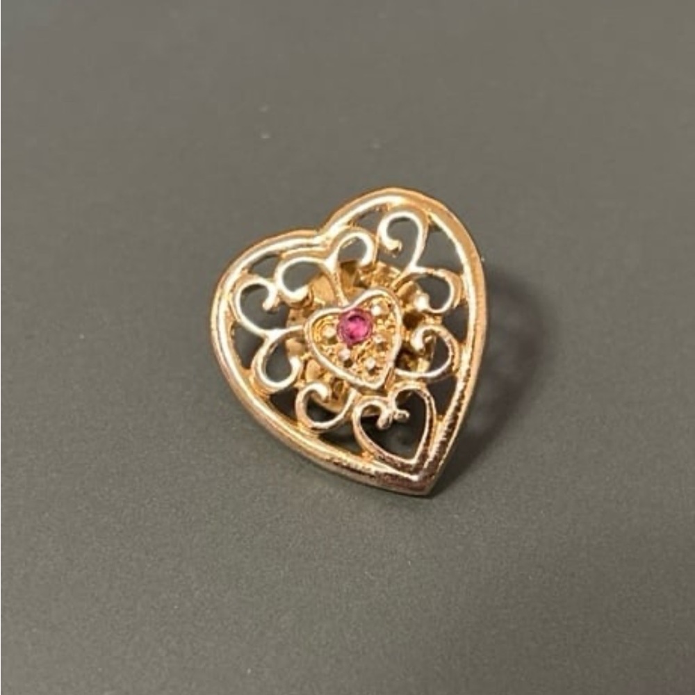Vintage Harriet Carter Heart Brooch